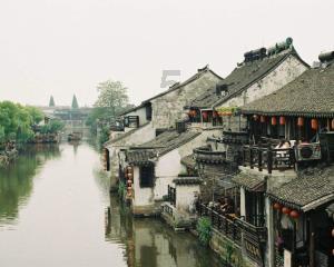 常州一不锈钢盲道被质疑雨雪天不防滑,多地市民曾就此反映